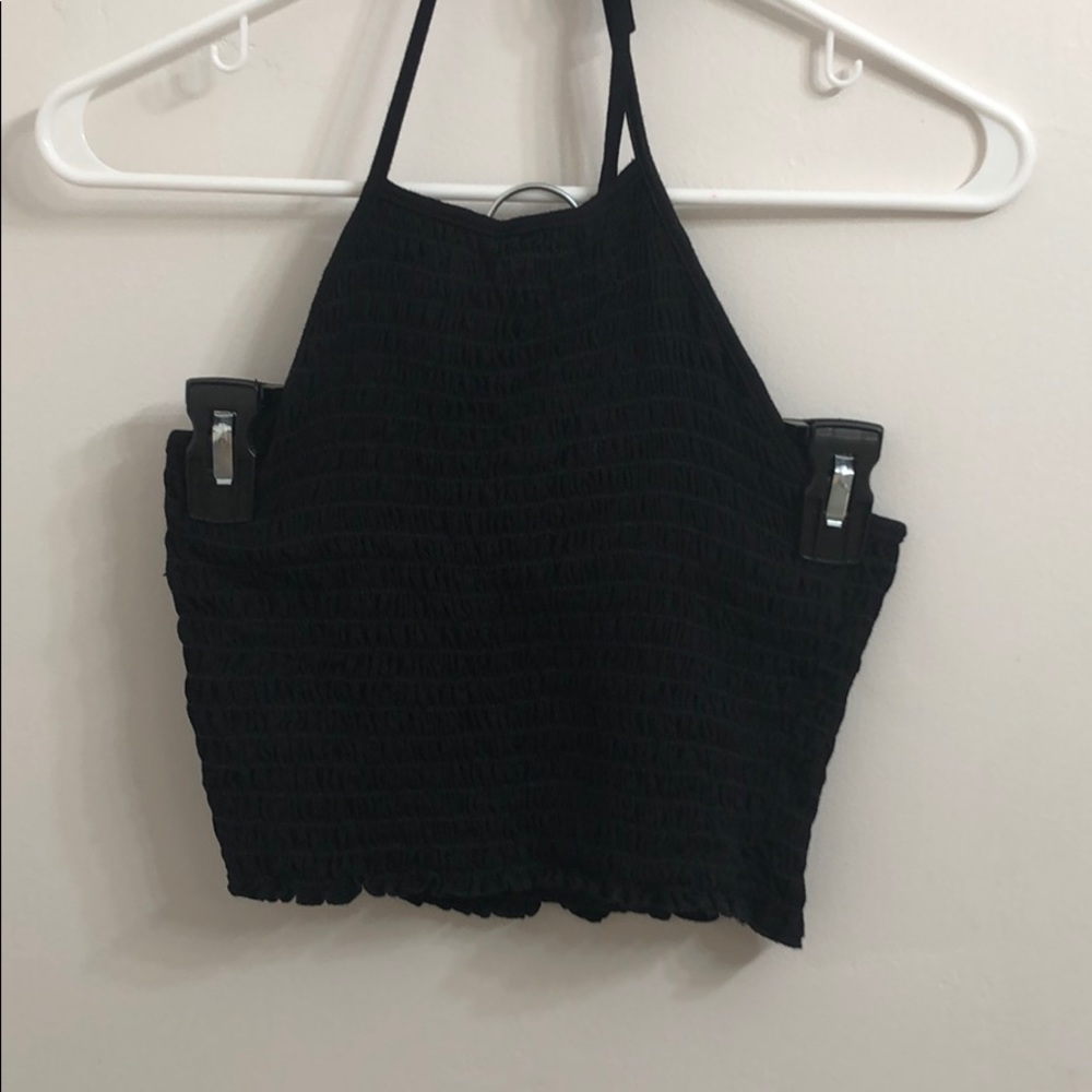 A black Haltertop